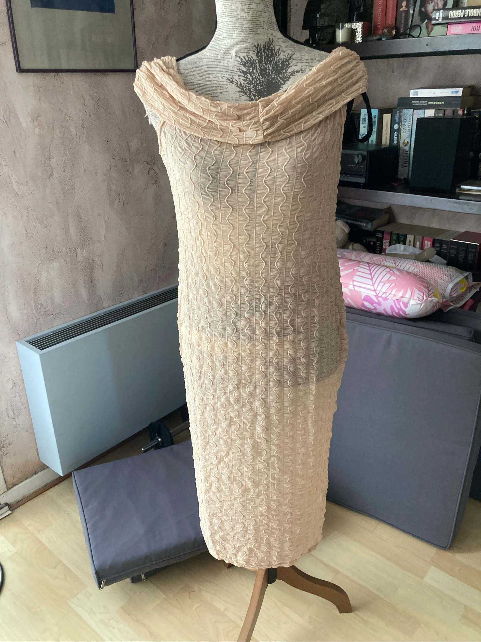 Très jolie robe taille 44
